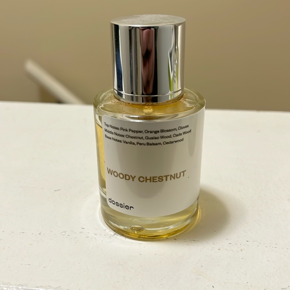 DOSSIER Woody Chesnut perfume
